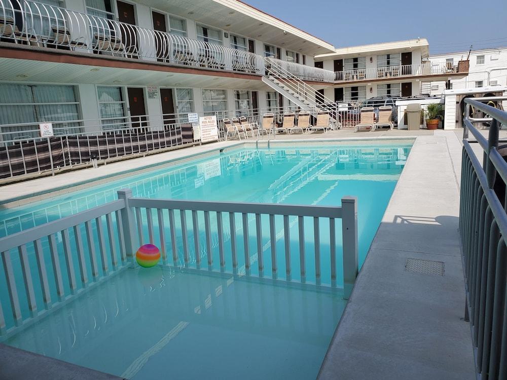Ivan Hoe Motel photo 36