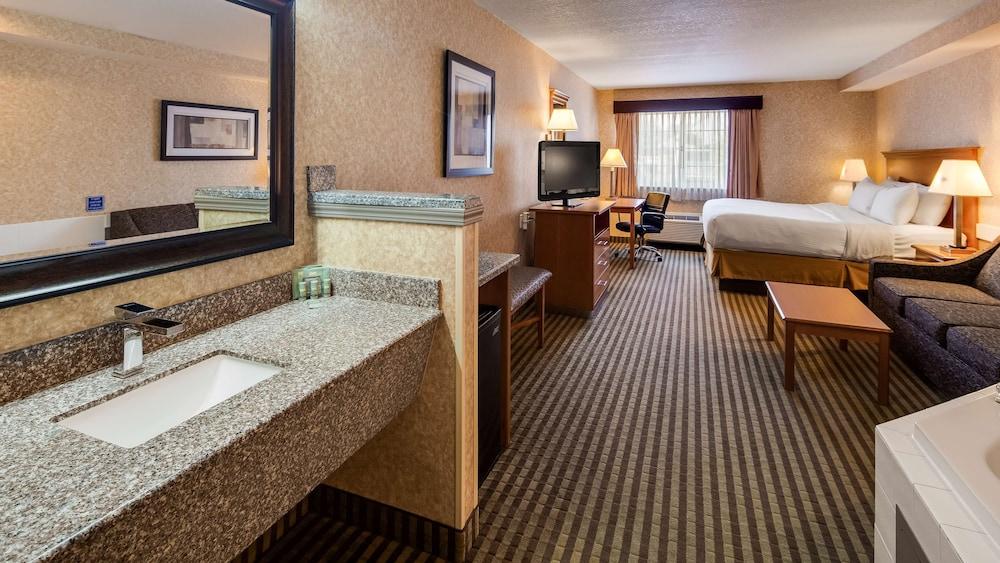 Best Western Rama Inn photo 18