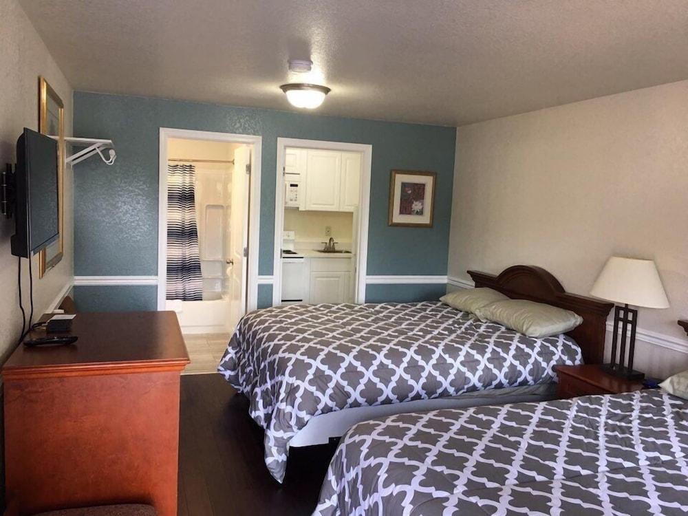 Belfair Motel photo 18