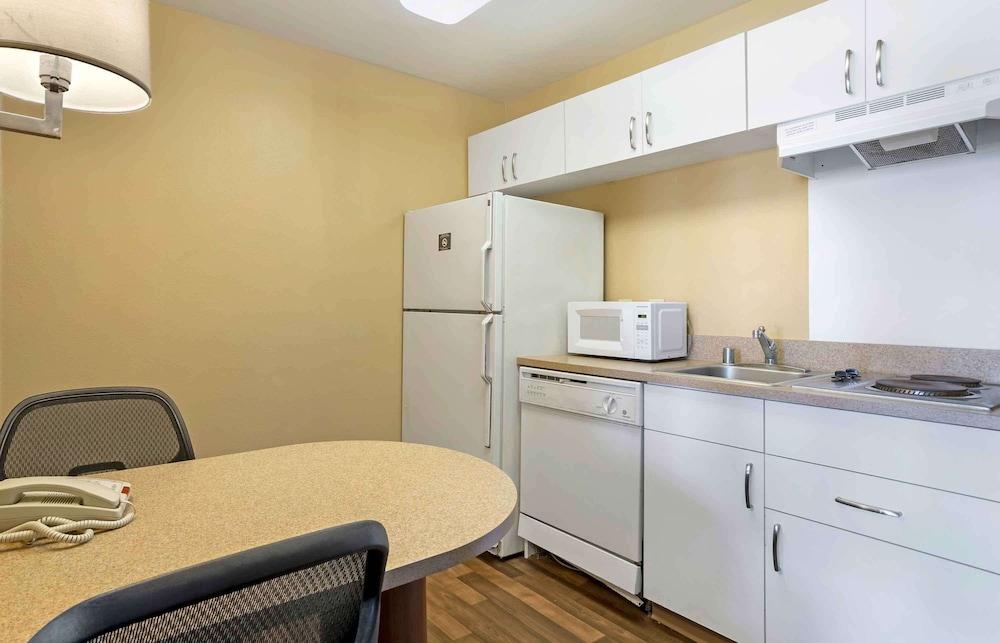 Extended Stay America Suites Houston Med Ctr Braeswood Bl photo 2