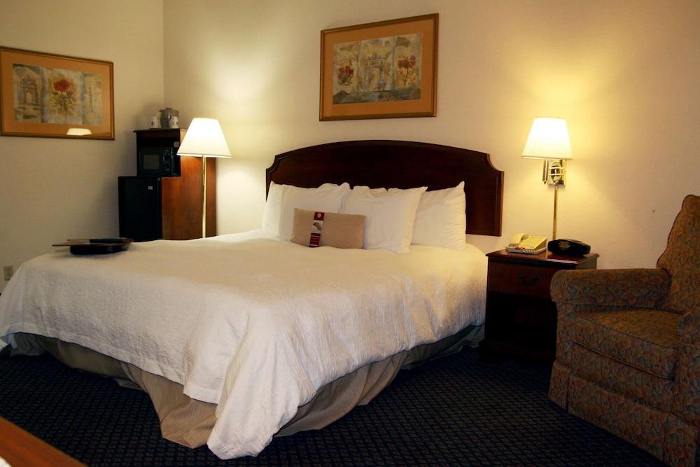 Hampton Inn by Hilton Petersburg Fort Lee photo 24