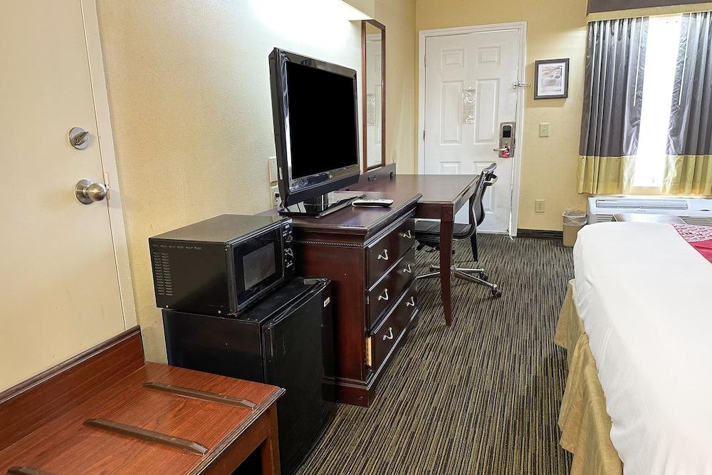 Bonita Lakes Inn by Capital O Meridian I20 photo 17