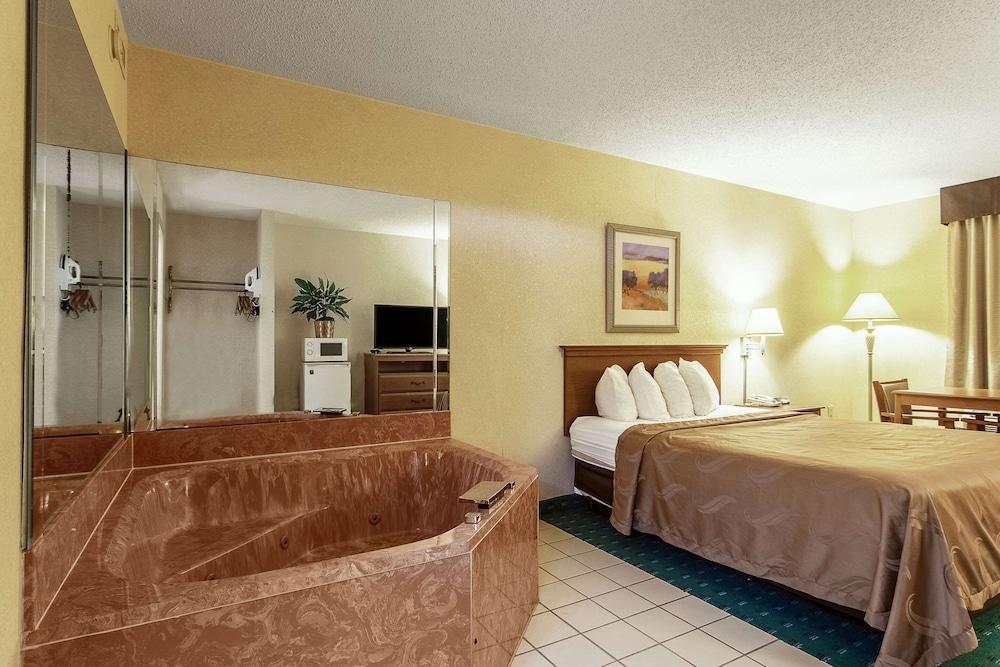 Quality Inn Oakwood - Gainesville photo 10