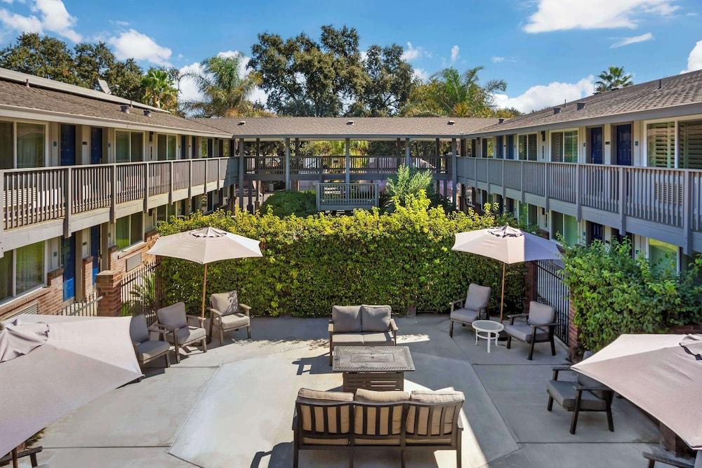 Best Western Shadow Inn photo 38
