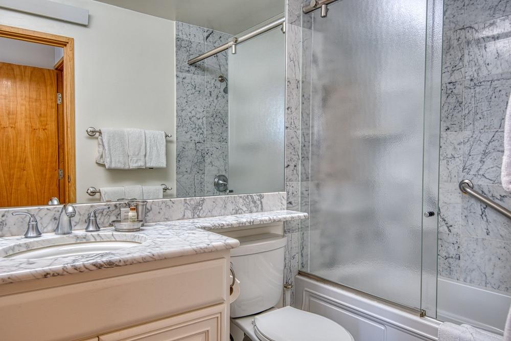 The Vail Spa Condominiums photo 48
