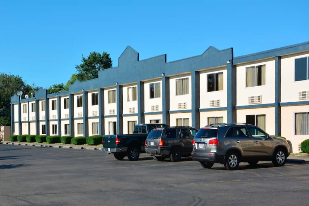 Buckeye Inn Express photo 1