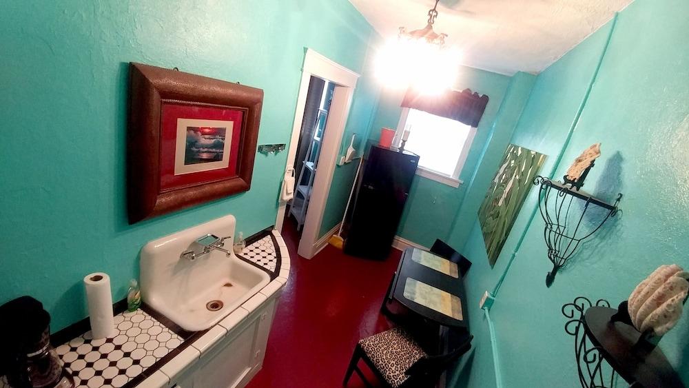 Historic Whiting Hotel Suites photo 45
