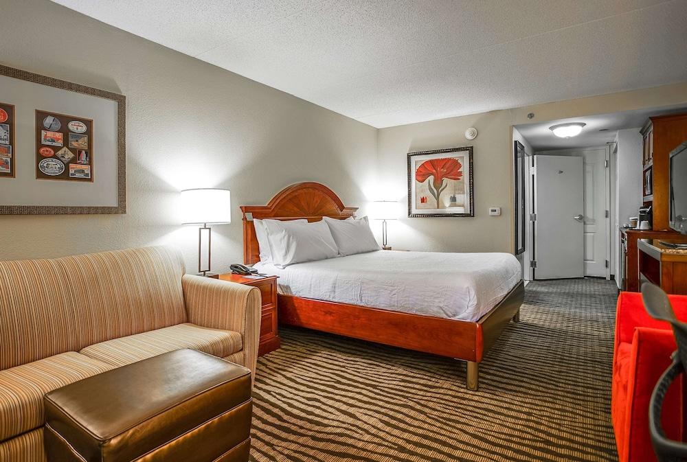 Wyndham Garden Kankakee photo 17