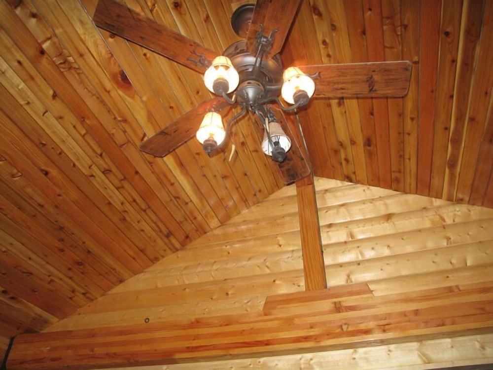 Twin Peaks Lodge and RV Park photo 17