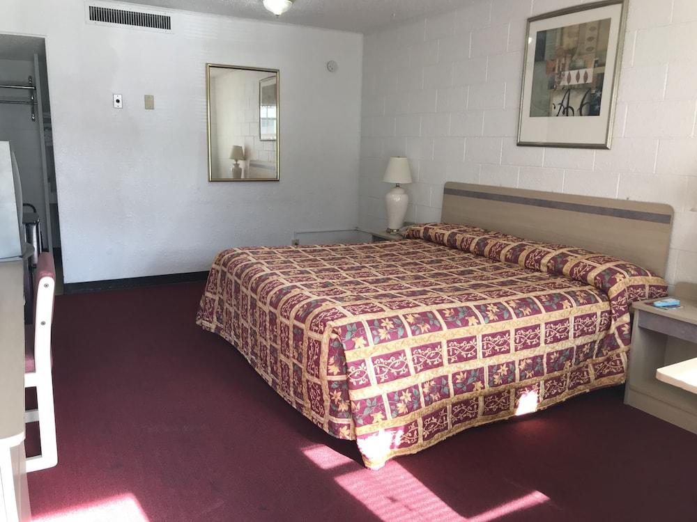 SuperLodge Motel photo 36