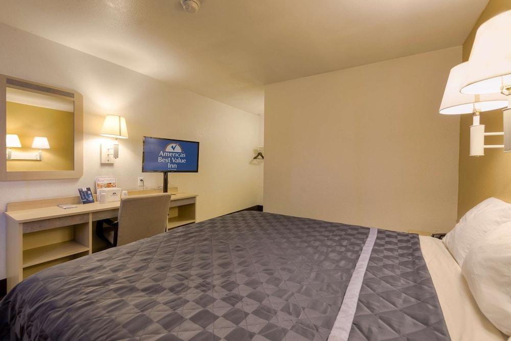 Americas Best Value Inn Amarillo Airport photo 16