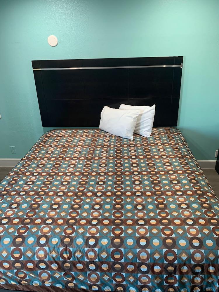 Budget Motel photo 1