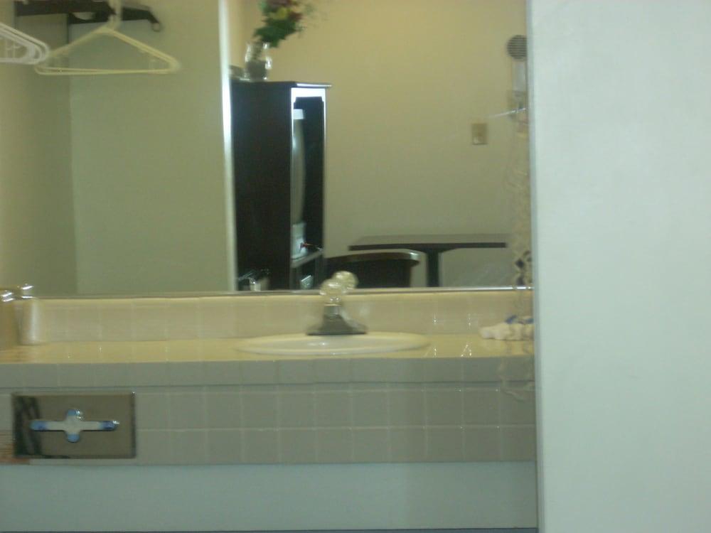 Economy Inn Monterey photo 22