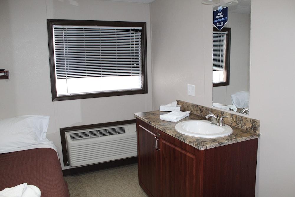 Target Hospitality-Kermit North Lodge photo 5
