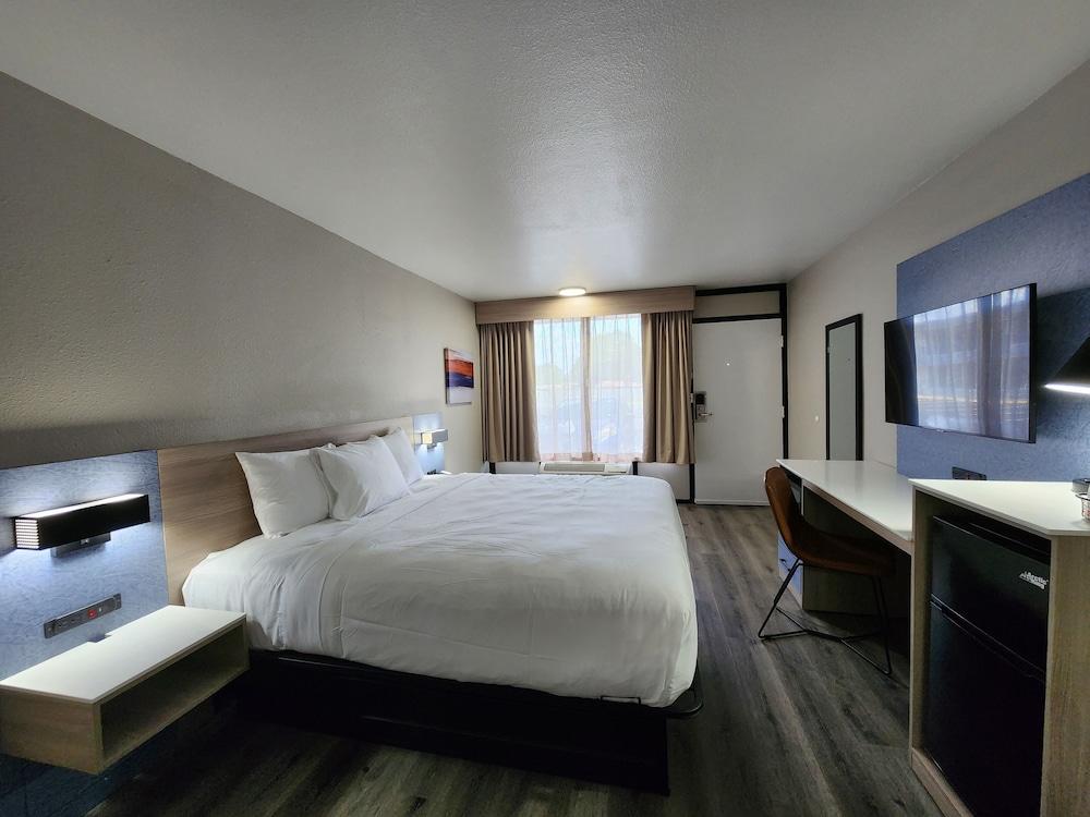 Smart Stay Inn photo 2