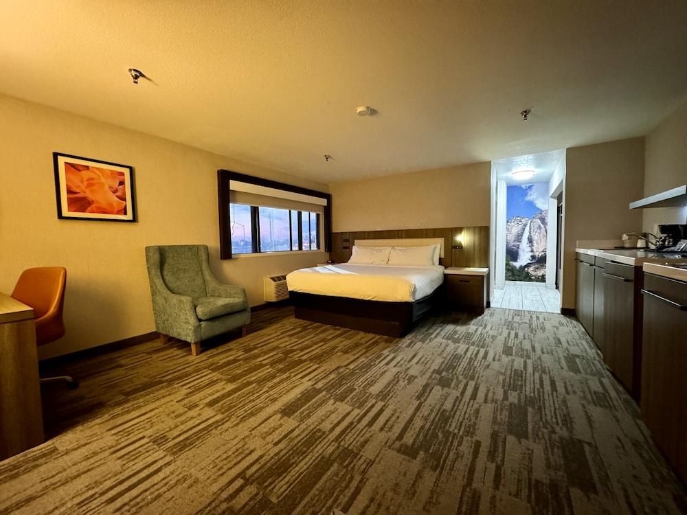 Modesto Hotel photo 32