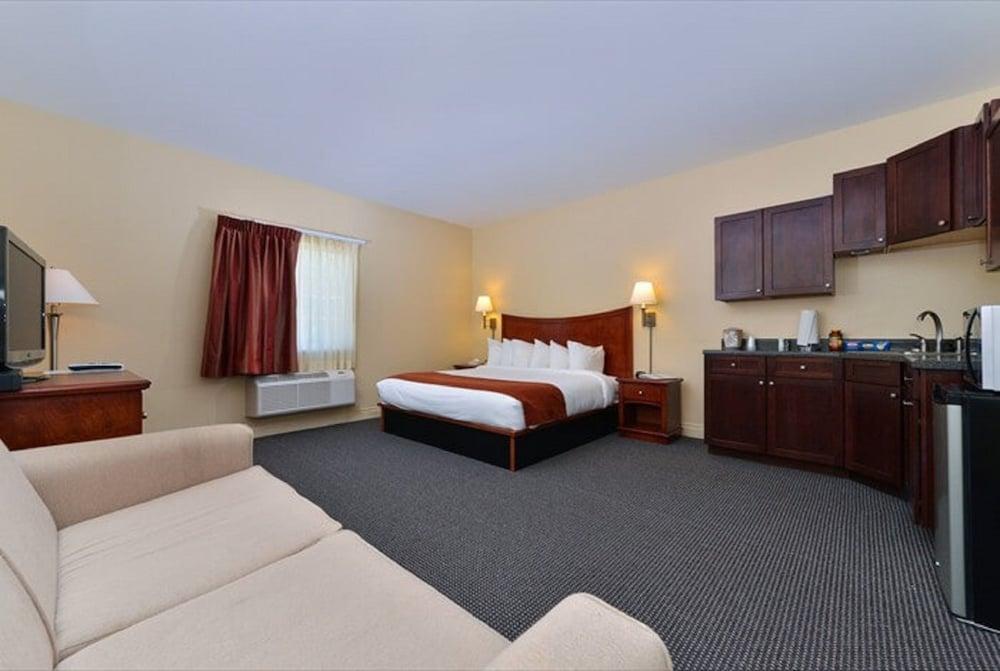 Blue Spruce Inn photo 21