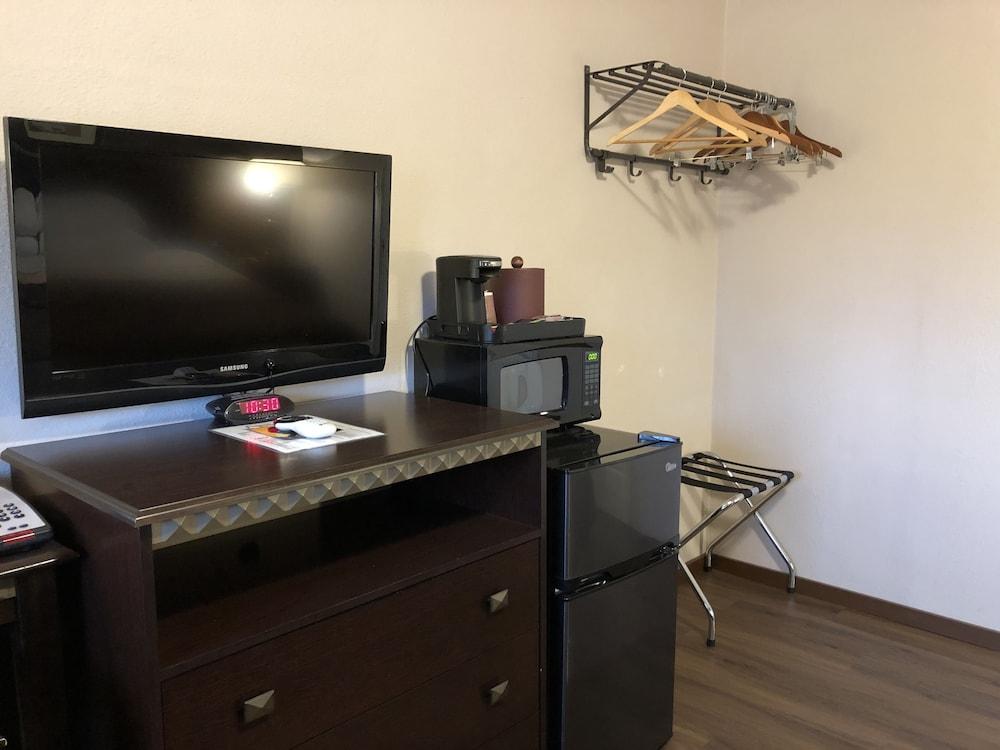 Valueinn Motel photo 33
