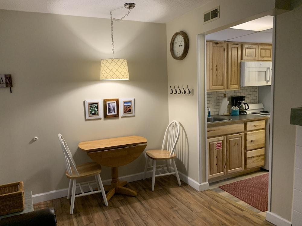 Oak Square Rentals photo 79