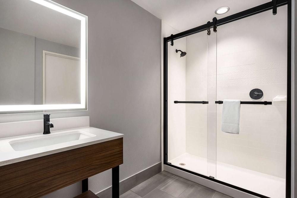 Hawthorn Extended Stay by Wyndham Del Rio photo 28