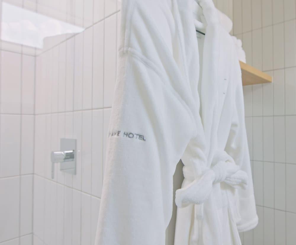 Frame Hotel - SoCo photo 30
