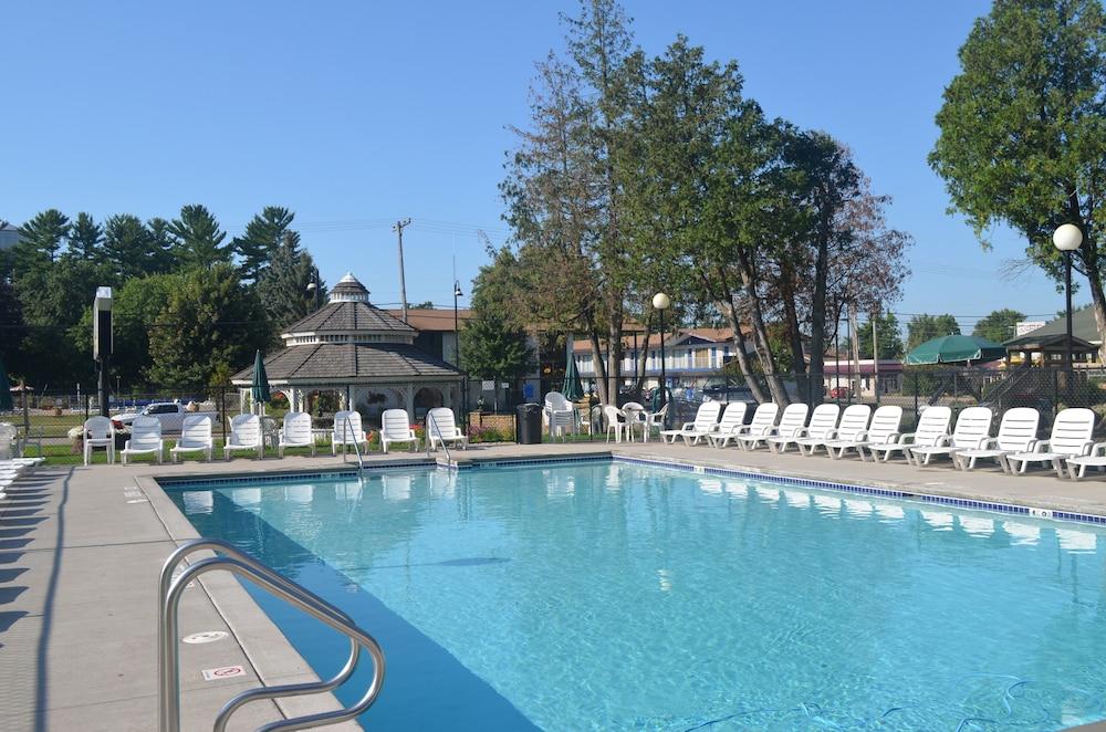 Amber's Inn & Suites photo 3