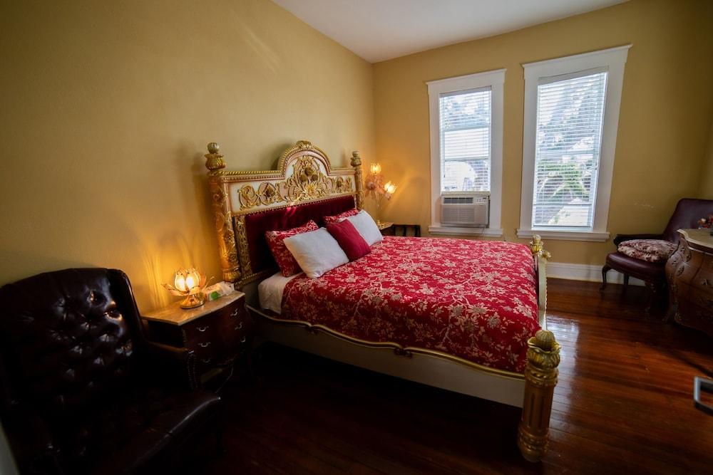Oak Tree Hotel photo 45