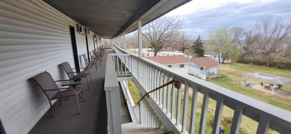 Twin Lakes Inn photo 40