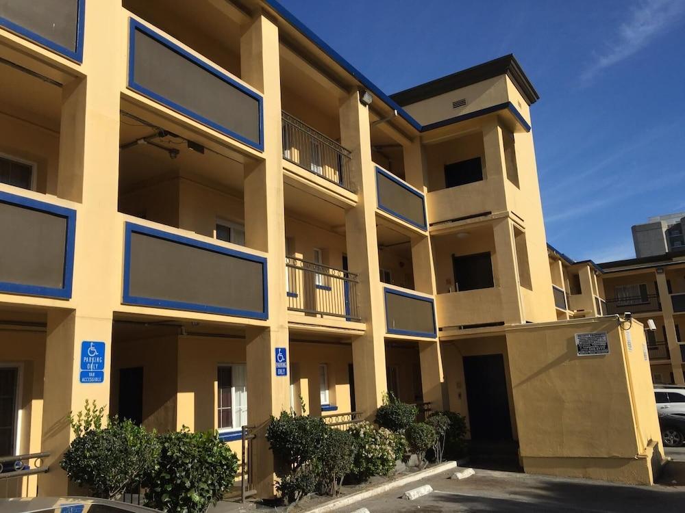 Civic Center Inn photo 16