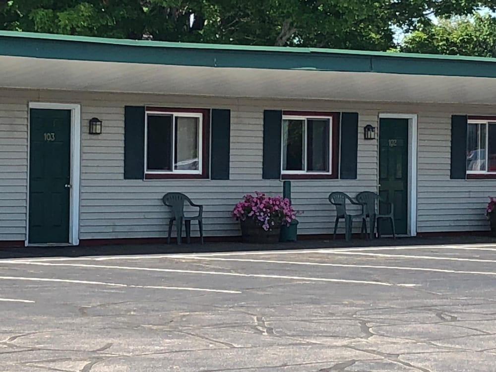 The Lancaster Motel photo 25