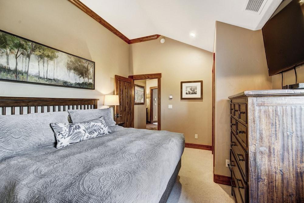 Crystal Peak Lodge, A Vail Resorts Property photo 32