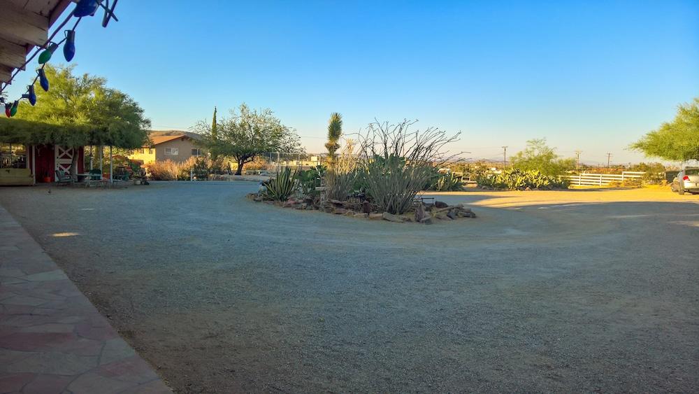 Joshua Tree Ranch House photo 30