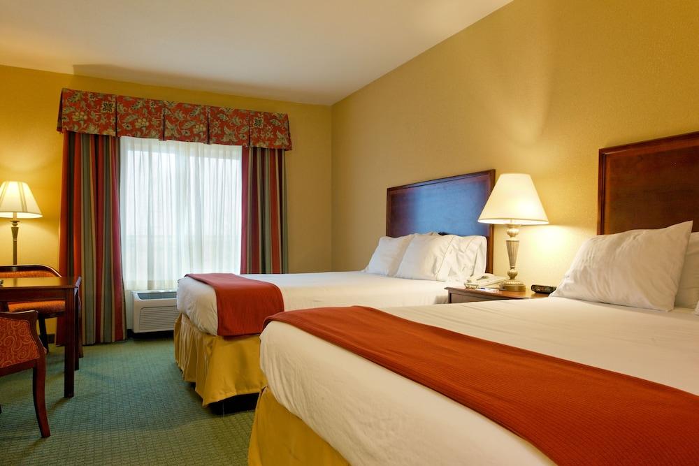 Holiday Inn Express Hotel & Suites San Antonio by IHG photo 16