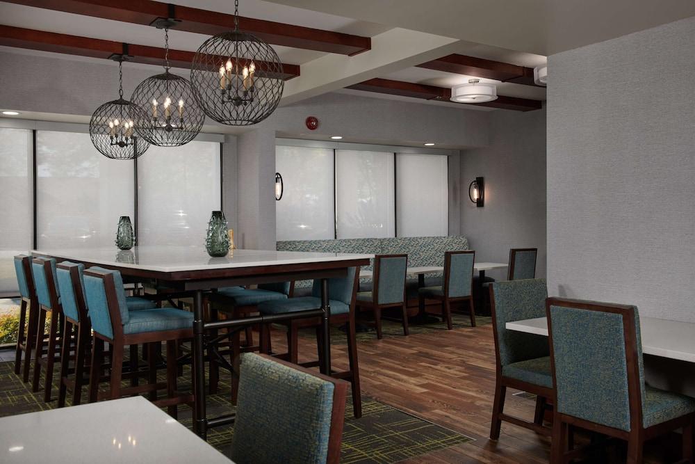 Hampton Inn Atlanta NW Cumberland photo 3