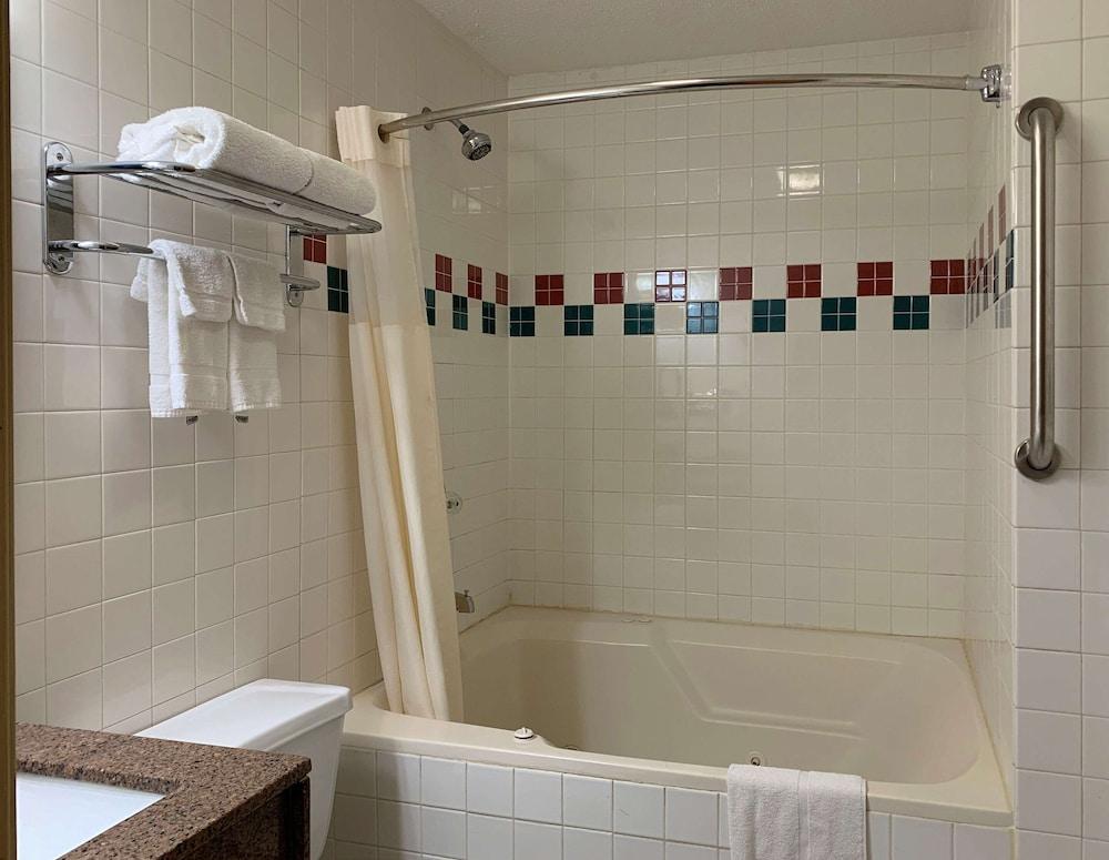Quality Inn Ottawa near Starved Rock State Park photo 48