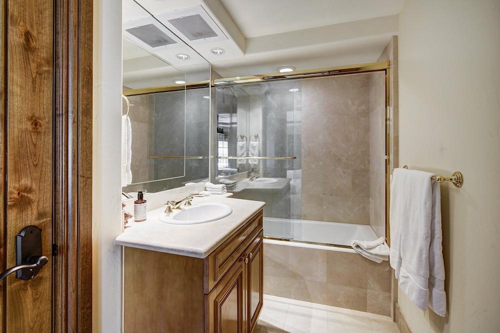 The Lodge at Vail, a RockResort by Vail Resorts photo 22