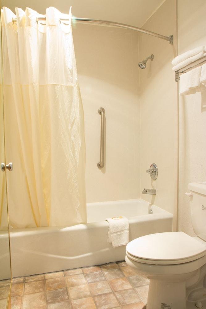 Studio Suites Extended Stay Chattanooga TN photo 18