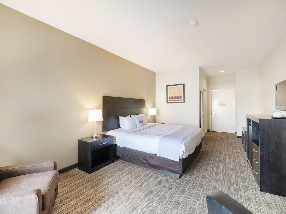 Baymont by Wyndham Houston North photo 54