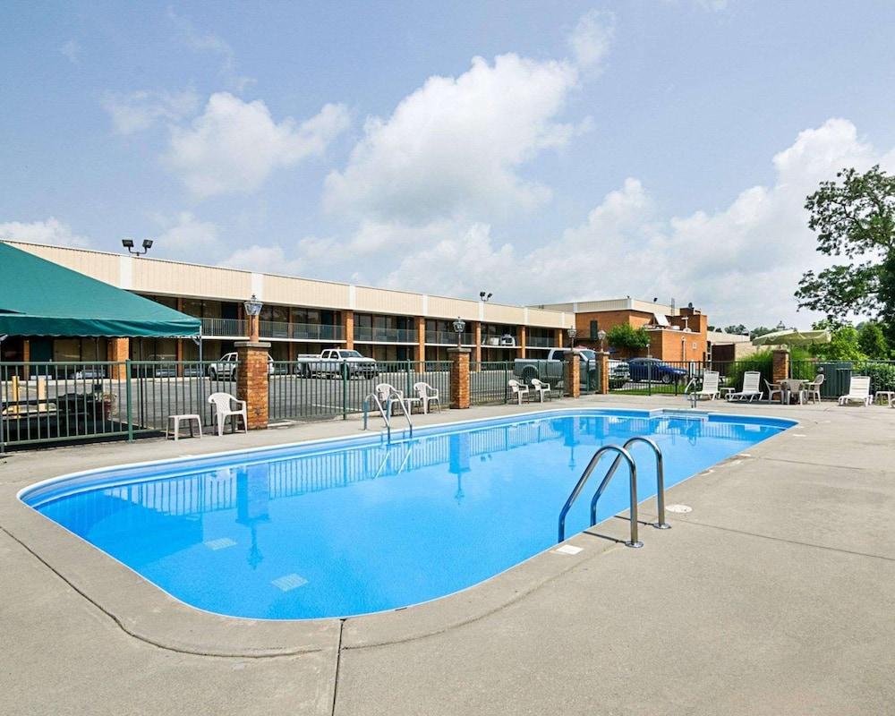 Quality Inn Lewisburg photo 9