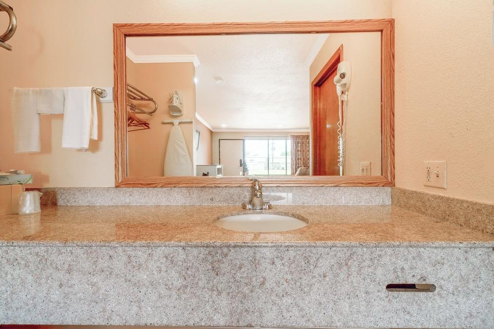 River Valley Motor Inn photo 59