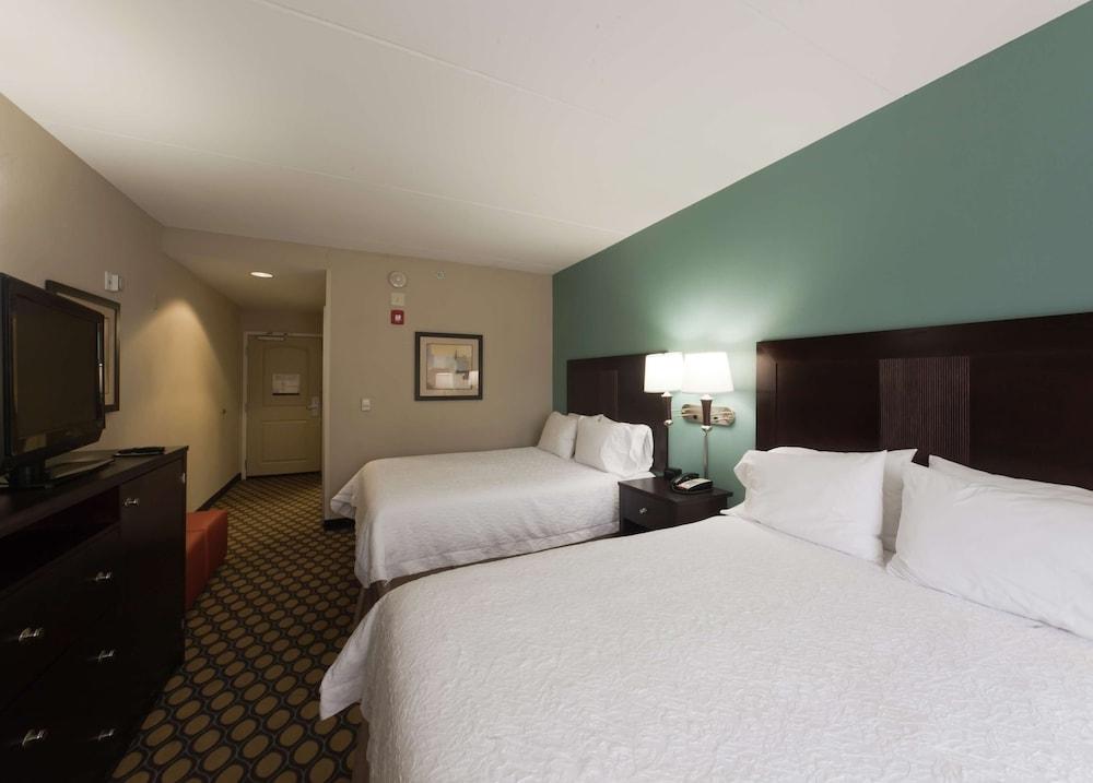 Hampton Inn North Brunswick / New Brunswick photo 24