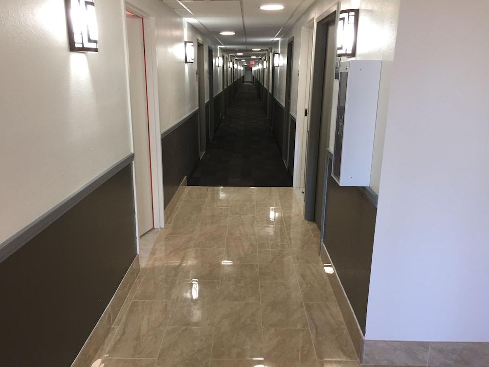 Motel 6 Peoria, IL photo 2