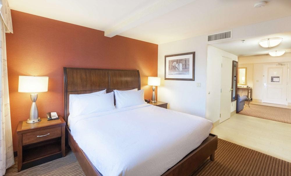 Hilton Garden Inn Palm Springs - Rancho Mirage photo 14