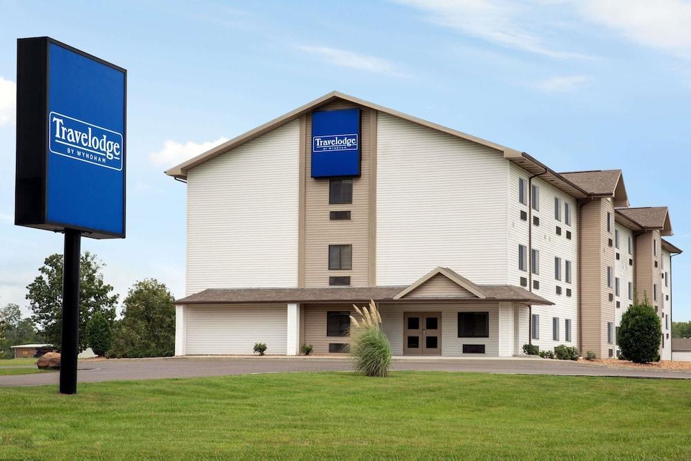 Travelodge by Wyndham Livonia photo 1