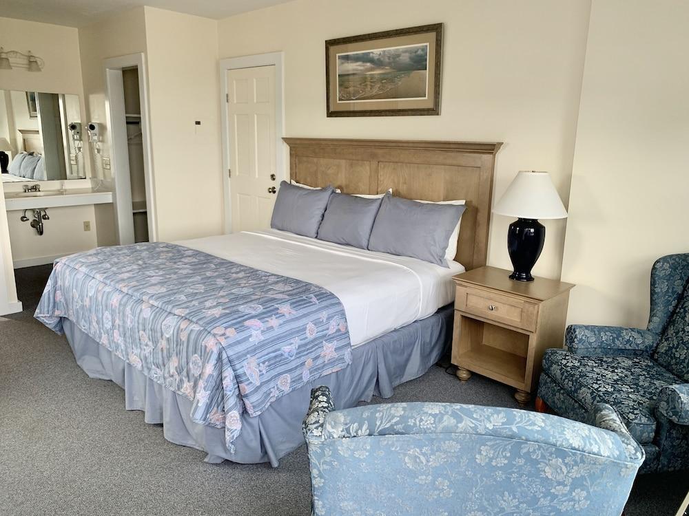 Lighthouse Inn photo 13