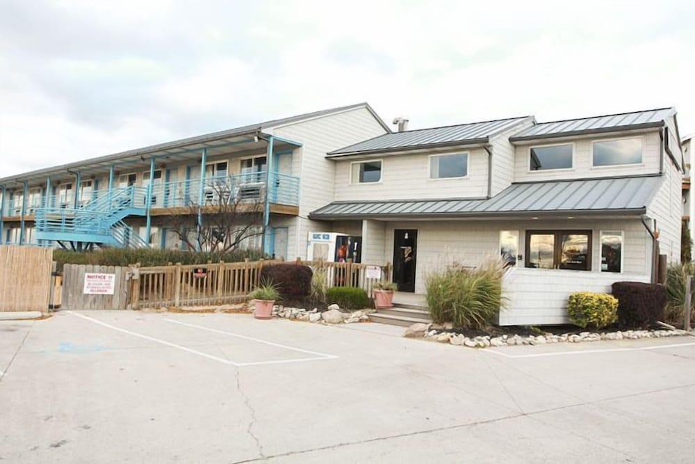 Beachfront Resort photo 1
