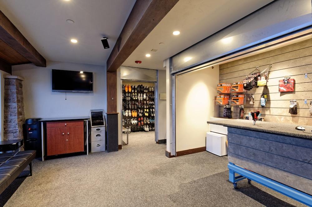 The Crestwood Condominiums photo 89