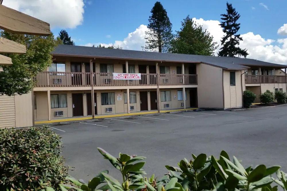 Centralia Inn photo 14