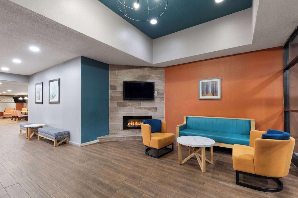 MainStay Suites Decatur River City photo 3