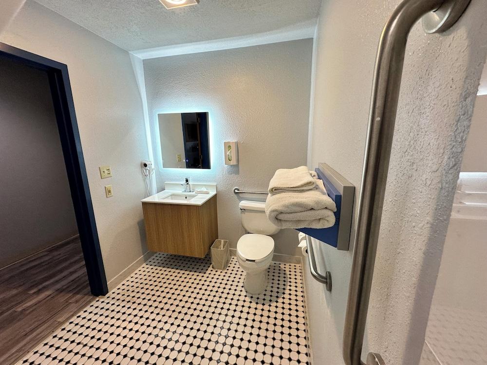 Microtel Inn by Wyndham Gallup photo 26